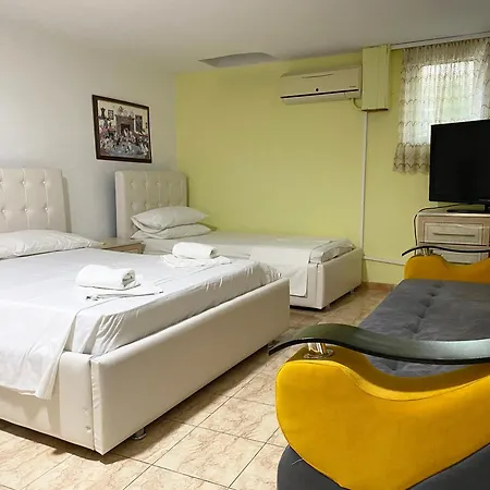Odhisea Hotel *