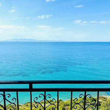 Odhisea Hotel *