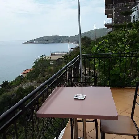 Hotel Odhisea Qeparo
